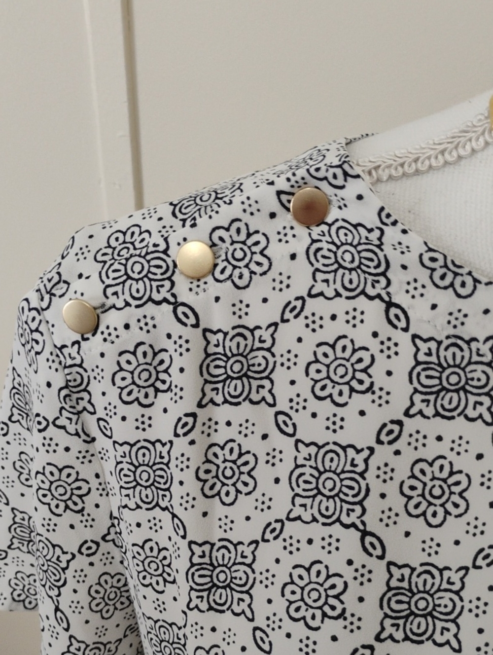 Loft Blouse - Picture 2 of 6